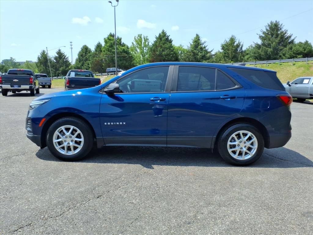Used 2022 Chevrolet Equinox LS w/ LPO, Floor Liner Package FWD image 6