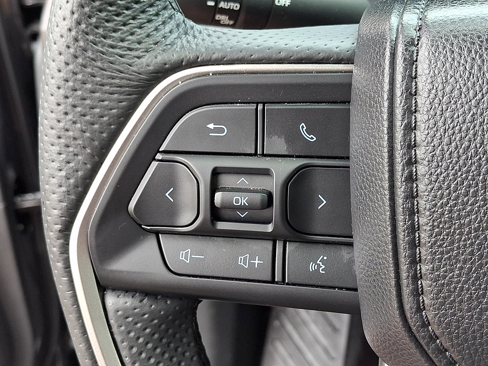 Used 2025 Toyota Tacoma Limited AWD/4WD image 22