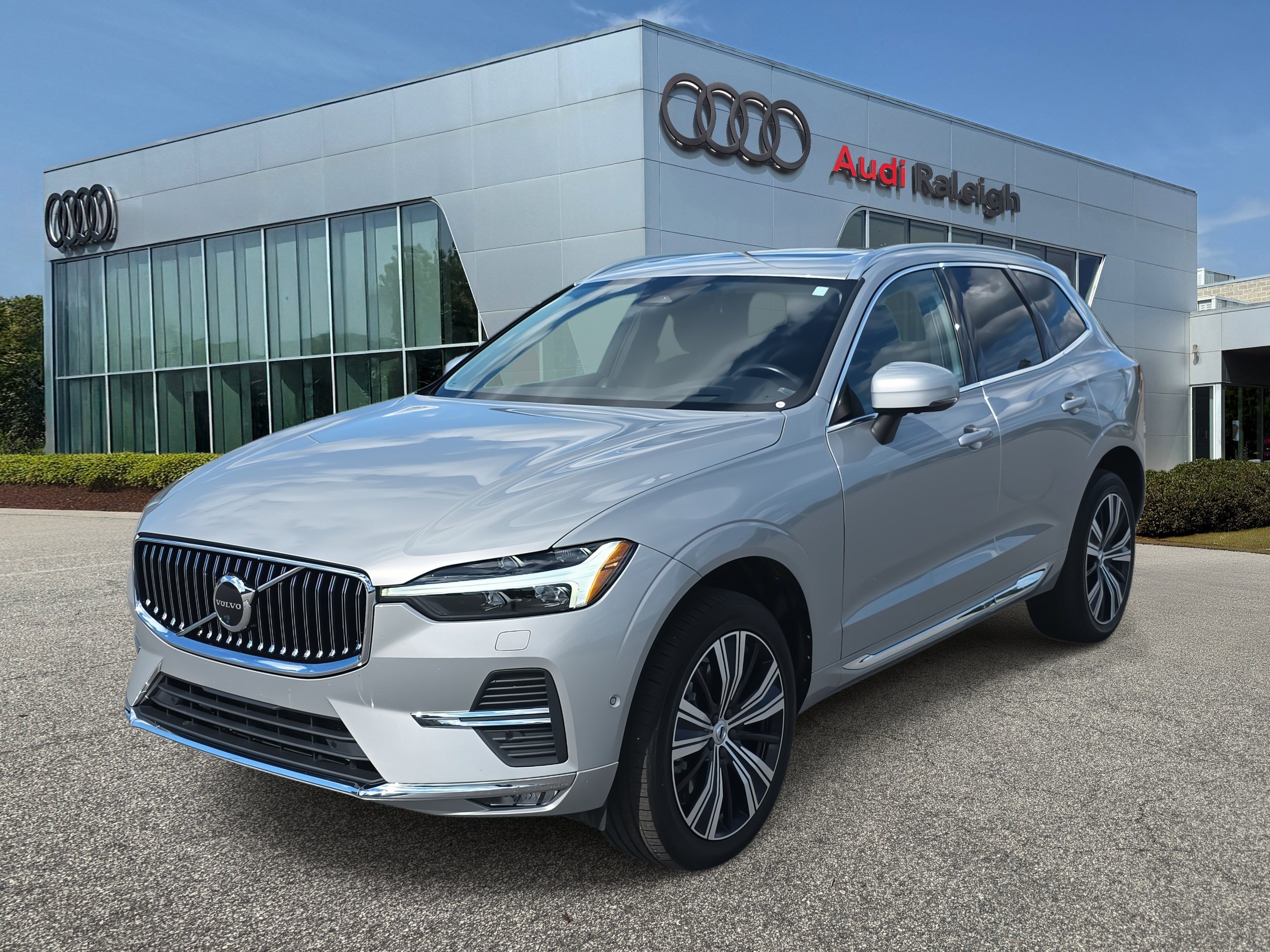 Used 2022 Volvo XC60 B5 Inscription