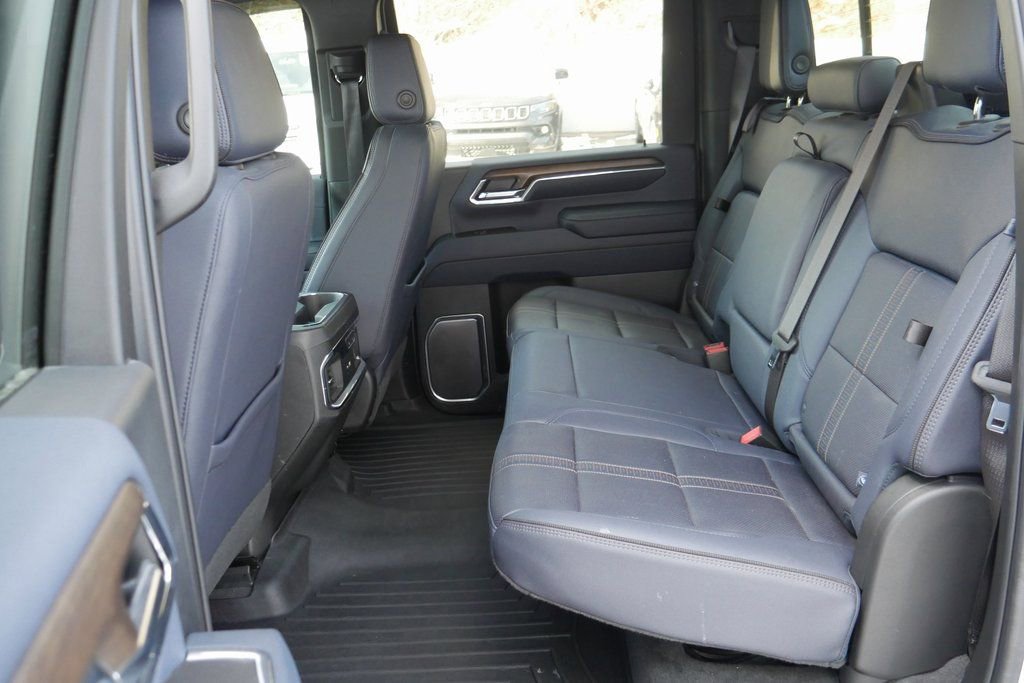 Used 2024 Chevrolet Silverado 2500 High Country w/ High Country Premium Package image 28