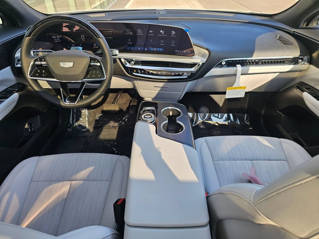 New 2026 Cadillac Lyriq Luxury AWD/4WD image 17