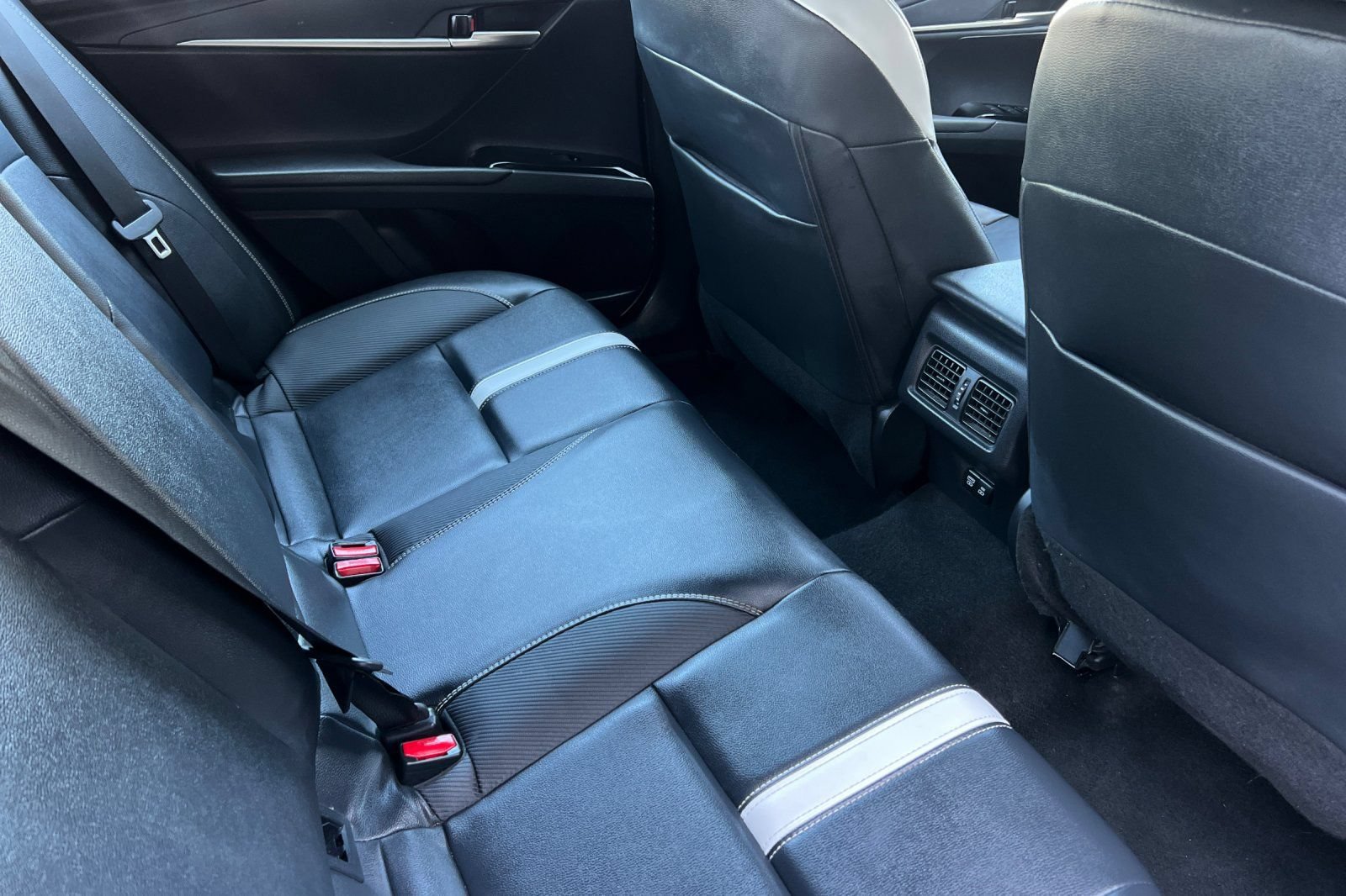 Certified 2025 Toyota Camry SE FWD image 18
