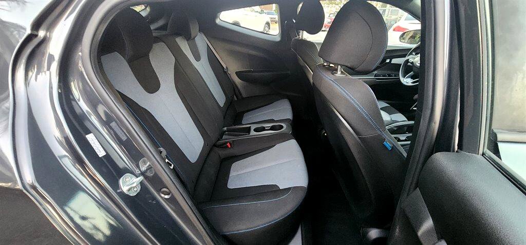 Used 2019 Hyundai Veloster 2.0 image 24