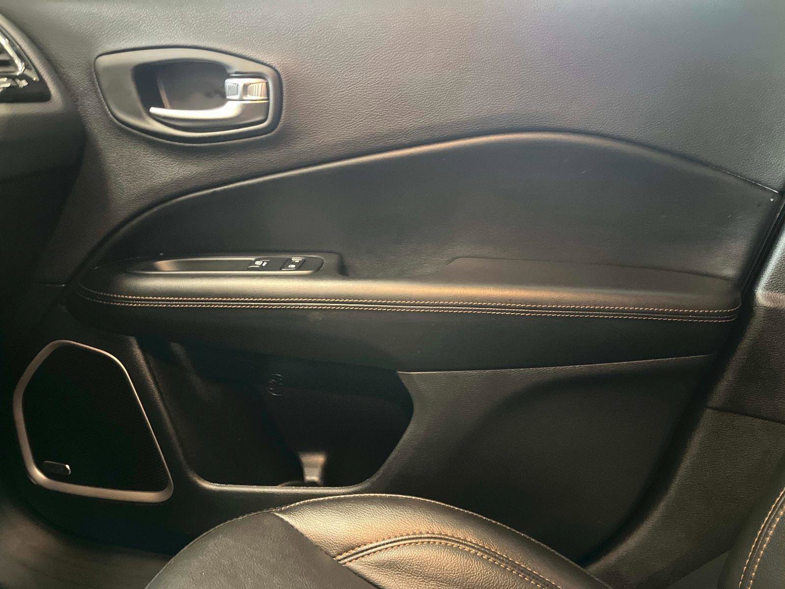 Used 2021 Jeep Compass Limited w/ Sun and Sound Group image 23