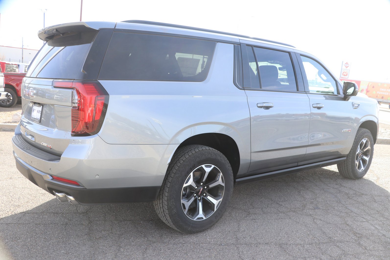 New 2026 GMC Yukon XL AT4 w/ AT4 Premium Package image 7