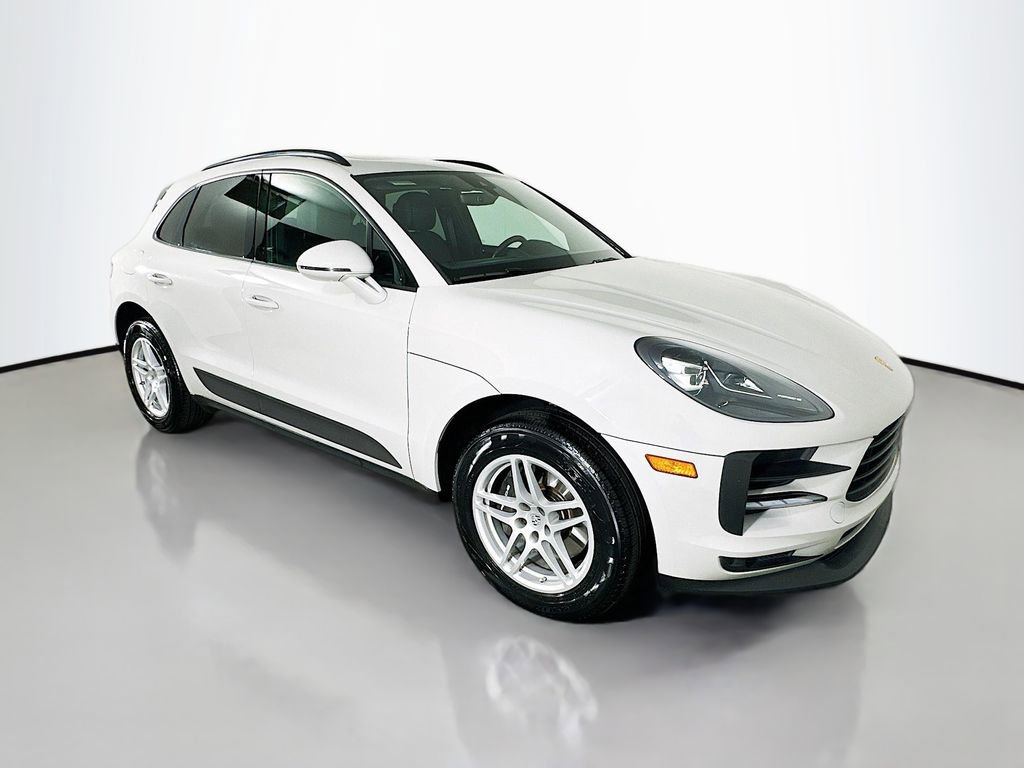 Certified 2021 Porsche Macan image 7