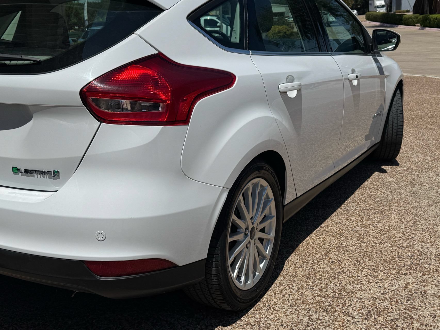 Used 2018 Ford Focus Electric Hatchback FWD image 4