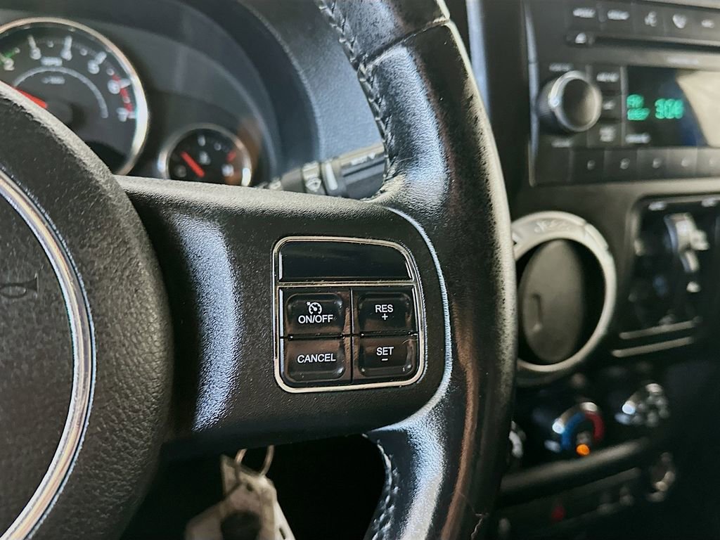 Used 2011 Jeep Wrangler Unlimited Sahara w/ Dual Top Group AWD/4WD image 25