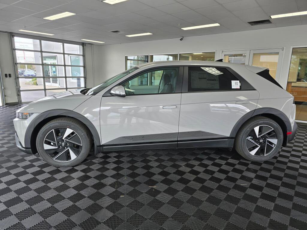 New 2026 Hyundai Ioniq 5 SE image 8