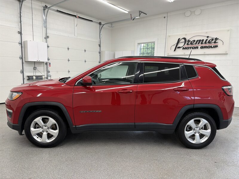Used 2019 Jeep Compass Latitude w/ Cold Weather Group FWD image 8