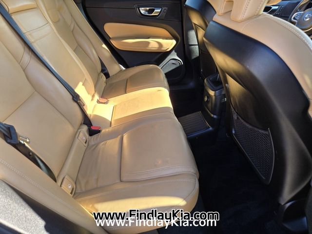 Used 2022 Volvo XC60 T8 Inscription w/ Advanced Package image 18