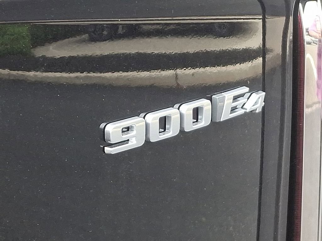 New 2026 Cadillac Vistiq Premium Luxury image 12