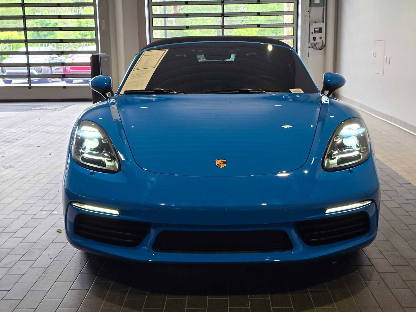 Used 2025 Porsche 718 Boxster S RWD image 10