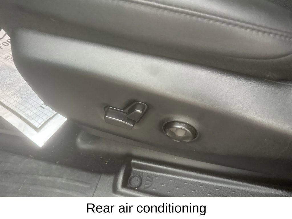 Used 2025 Chrysler Pacifica Select FWD image 20