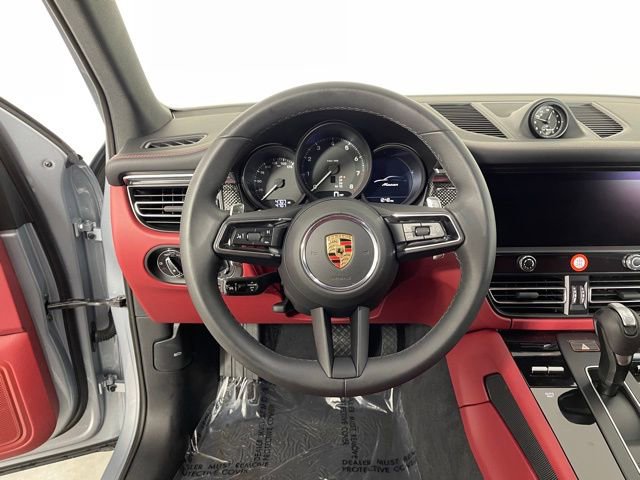 New 2025 Porsche Macan image 39