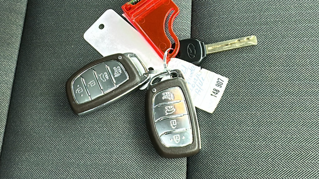 Used 2021 Hyundai Ioniq SE FWD image 29