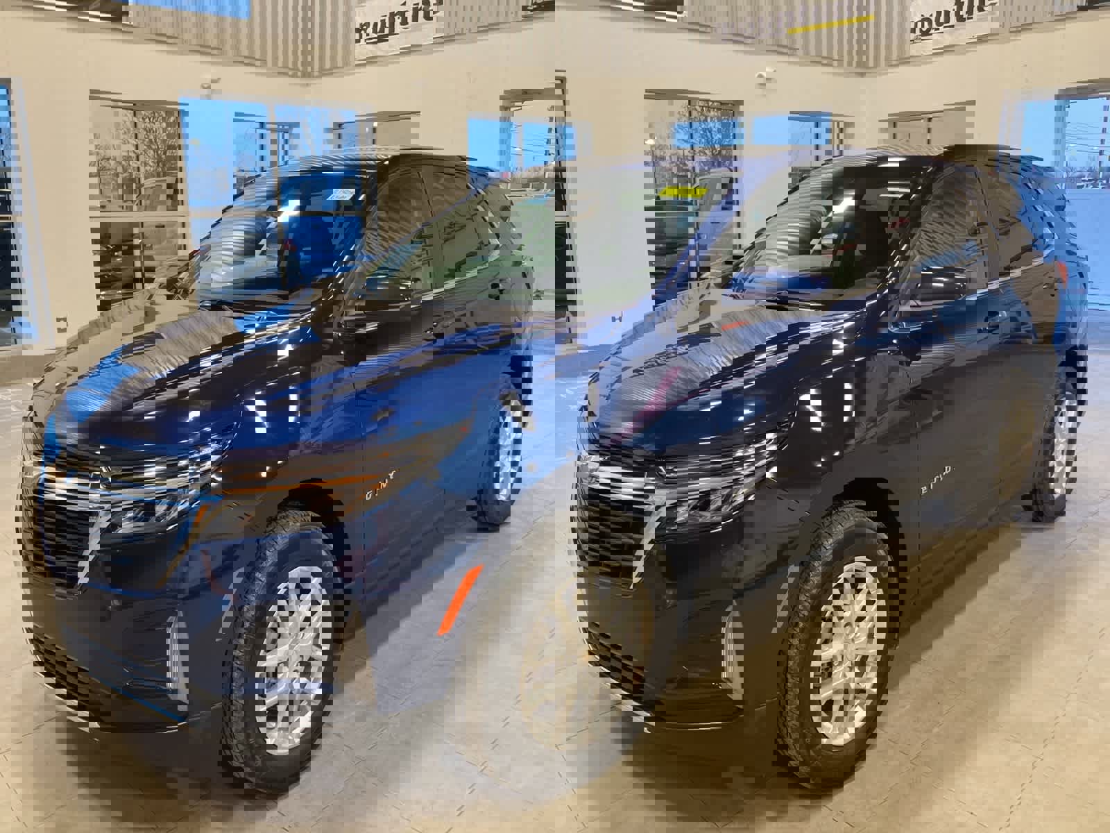 Used 2022 Chevrolet Equinox LT image 1