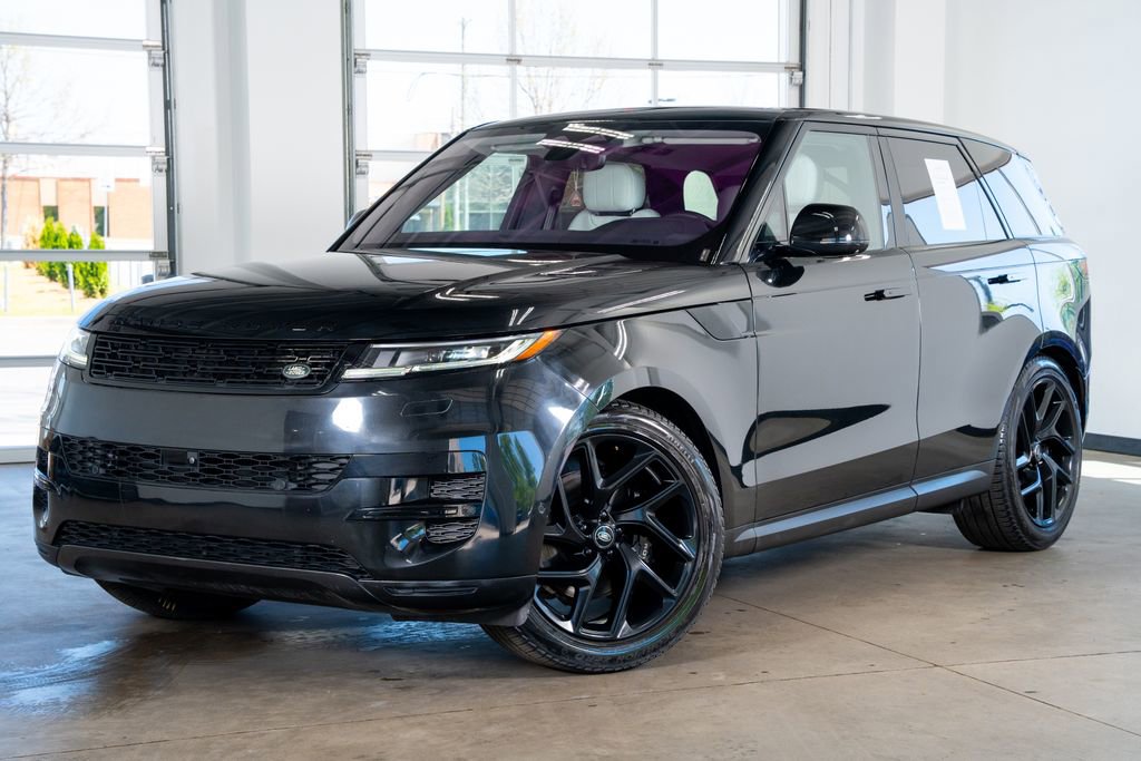 Used 2023 Land Rover Range Rover Sport SE image 2