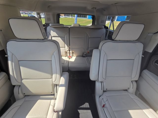 Used 2024 GMC Yukon XL Denali w/ Advanced Technology Package AWD/4WD image 39
