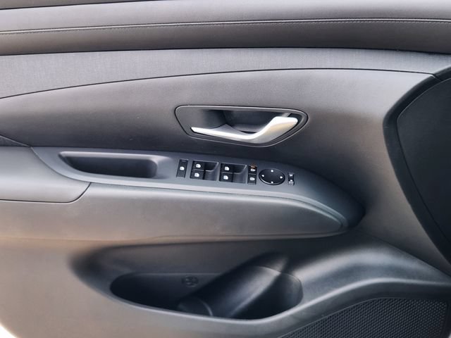 Used 2025 Hyundai Tucson SEL FWD image 16