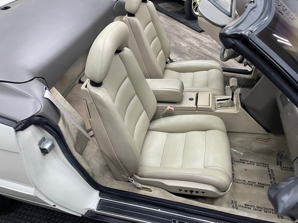 Used 1992 Cadillac Allante FWD image 35