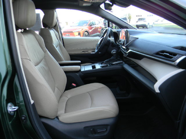Used 2023 Toyota Sienna Limited AWD/4WD image 28