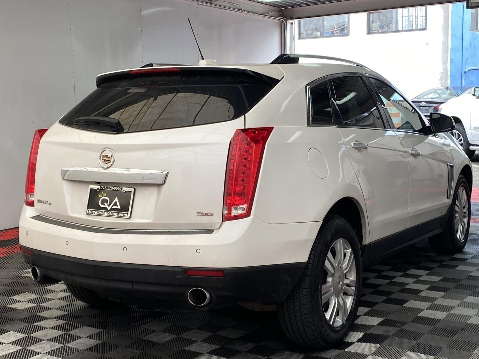 Used 2015 Cadillac SRX Luxury w/ Driver Awareness Package image 6