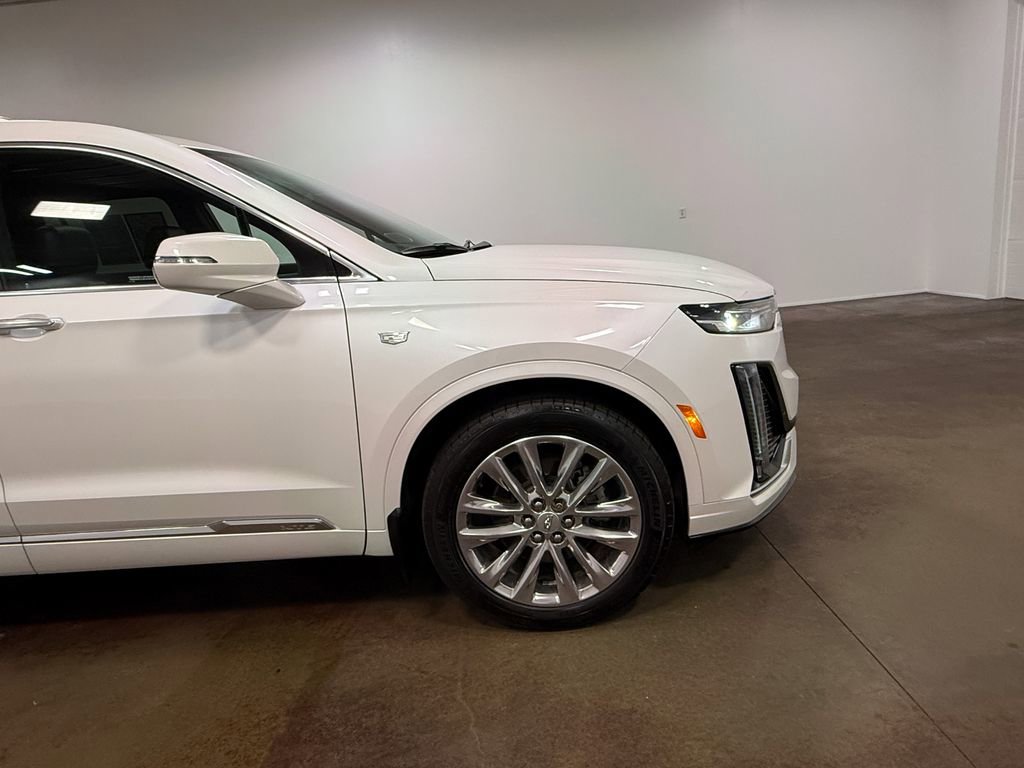 Used 2023 Cadillac XT6 Premium Luxury image 31