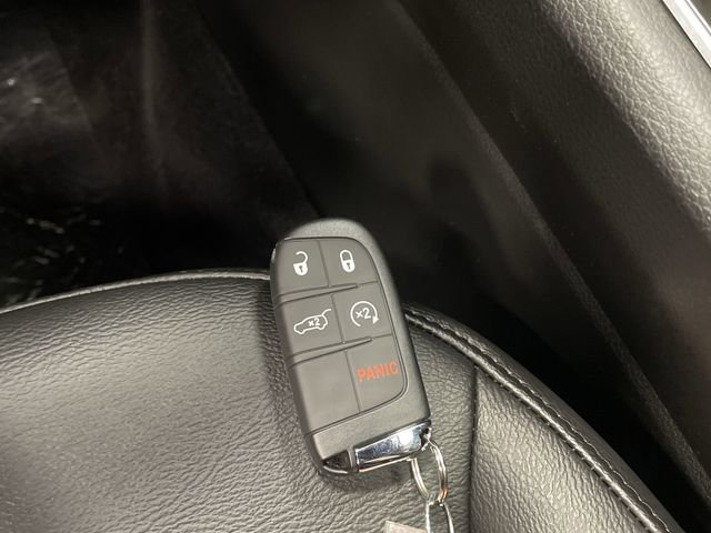 New 2025 Jeep Compass Latitude w/ Sun & Sound Group AWD/4WD image 27