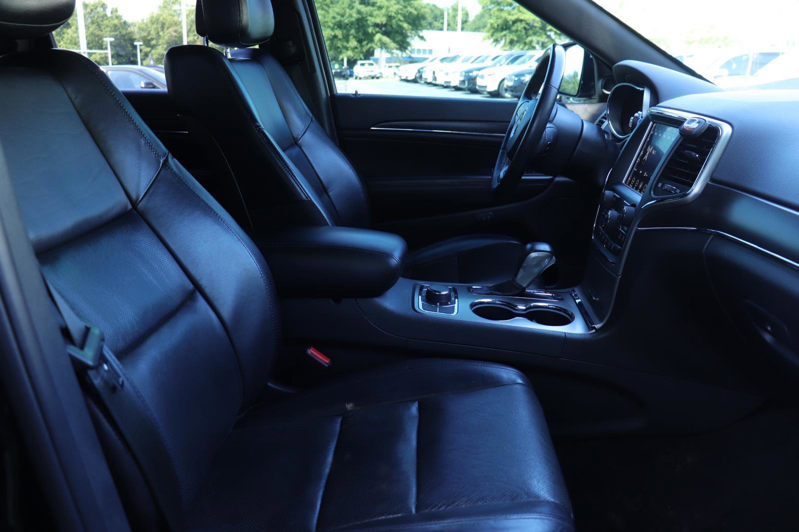 Used 2018 Jeep Grand Cherokee Limited w/ Luxury Group II AWD/4WD image 17