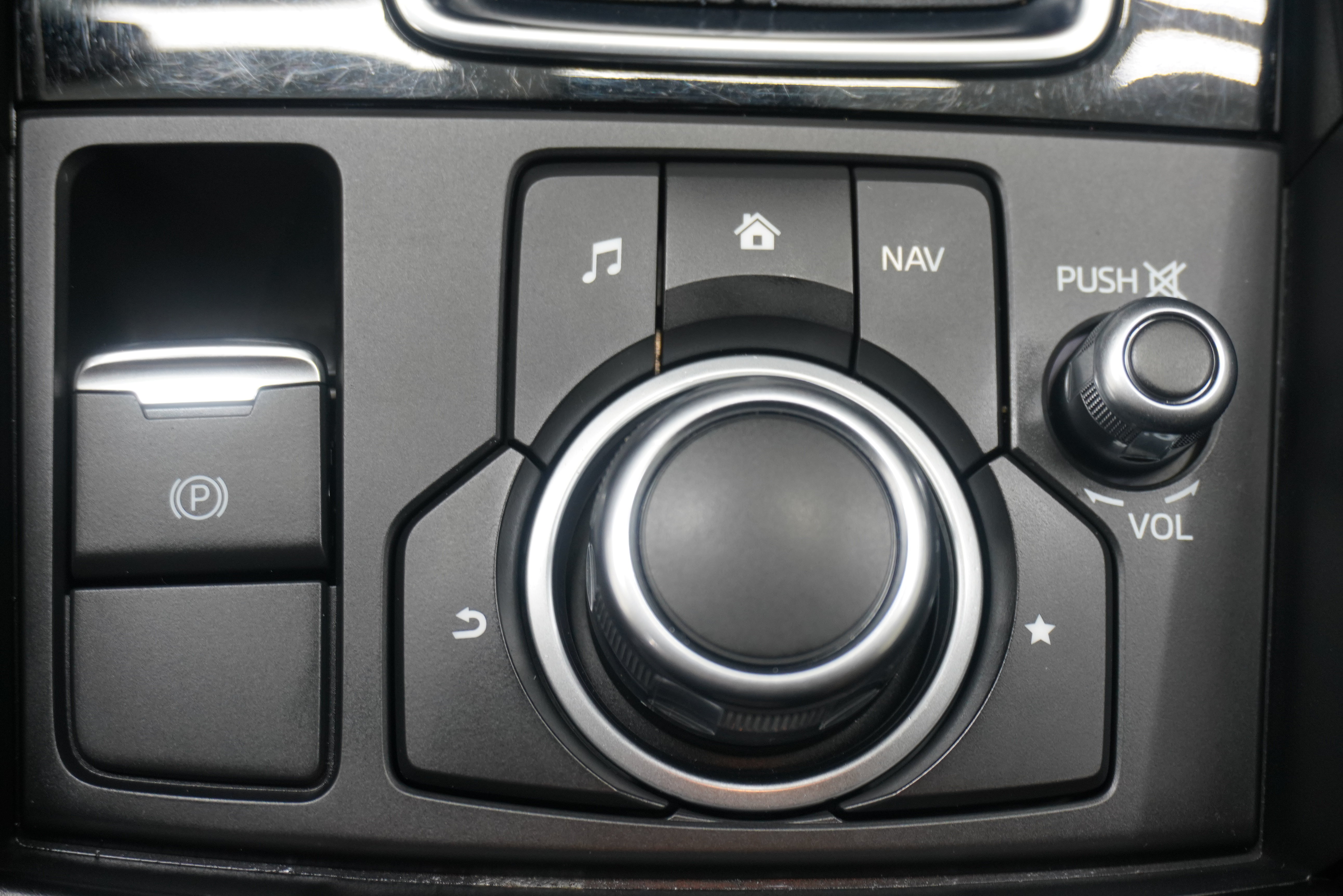 Used 2018 MAZDA MAZDA3 Touring FWD image 21
