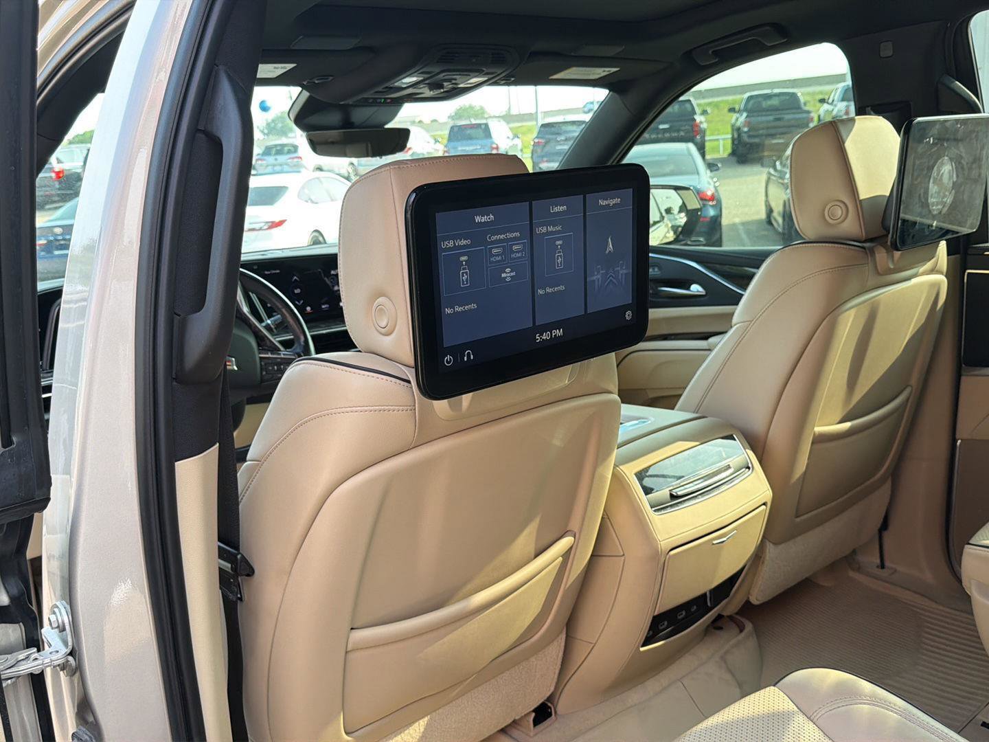 Used 2021 Cadillac Escalade Premium Luxury w/ Performance Package RWD image 16
