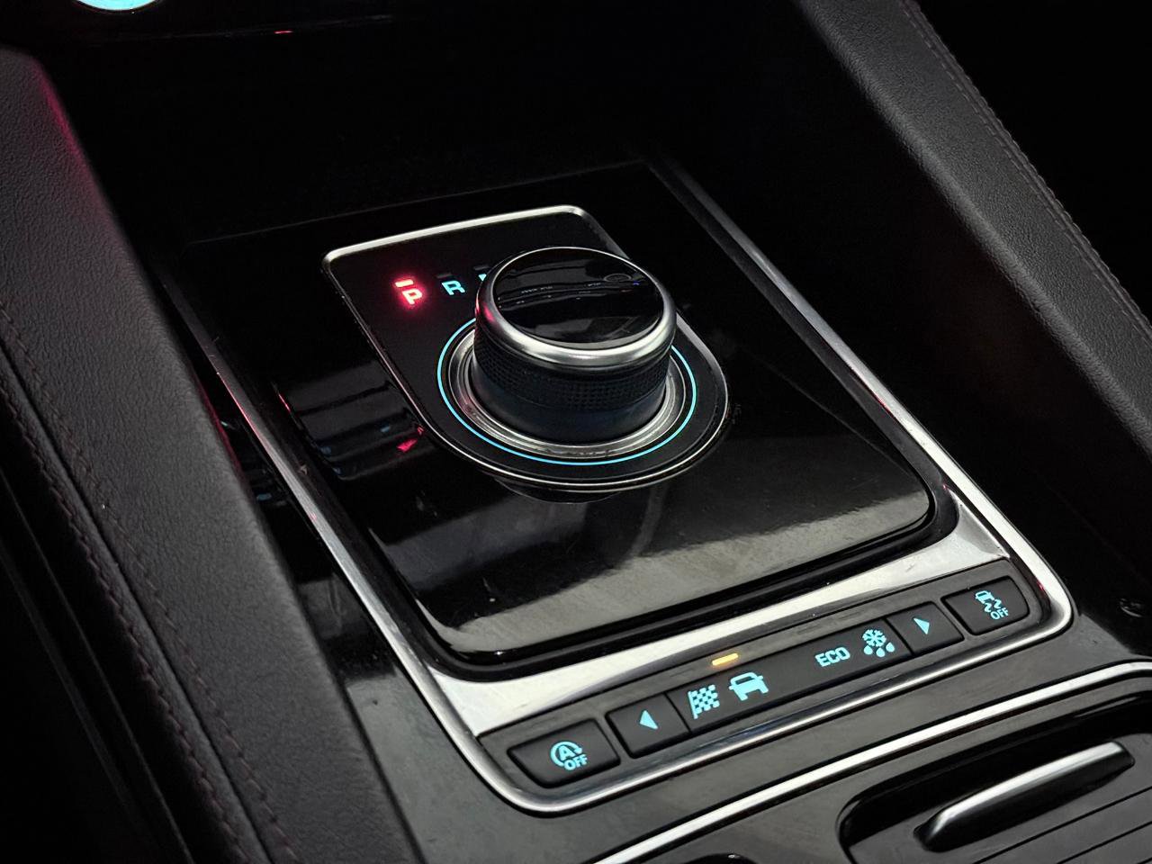 Used 2020 Jaguar F-PACE Checkered Flag image 38