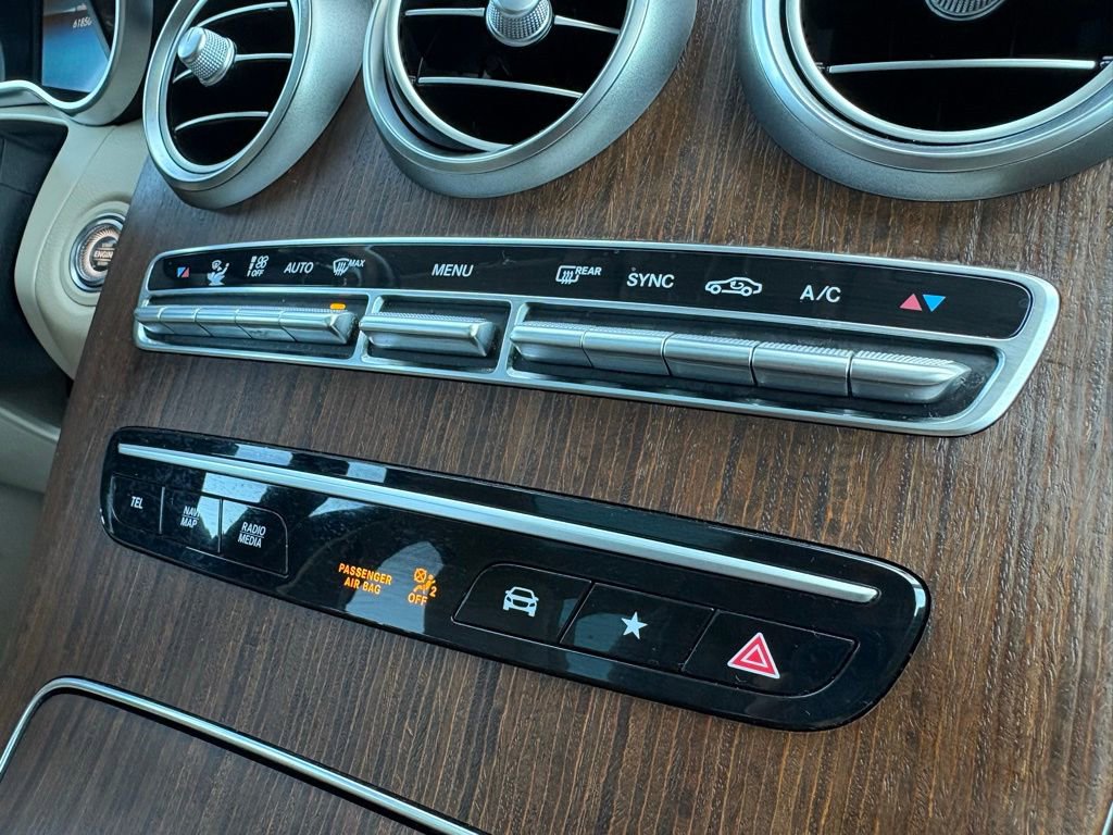 Used 2020 Mercedes-Benz GLC 300 4MATIC w/ Multimedia Package image 39