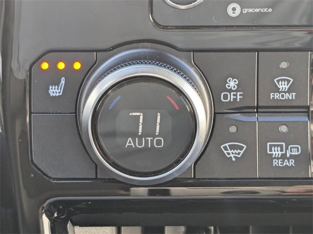 Used 2020 Toyota Highlander XLE image 29