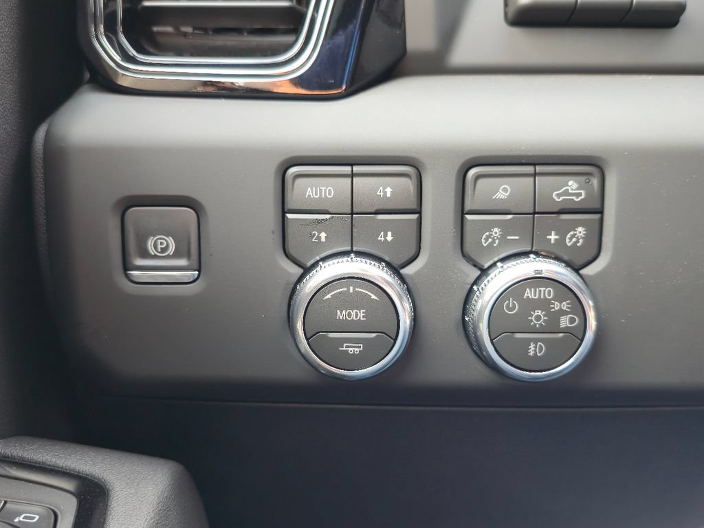 New 2026 GMC Sierra 2500 AT4 w/ AT4 Premium Plus Package AWD/4WD image 18