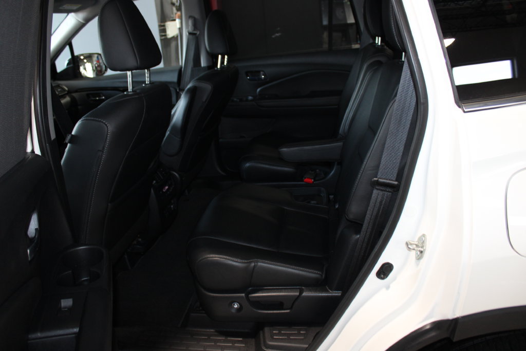 Used 2019 Honda Pilot Touring image 11