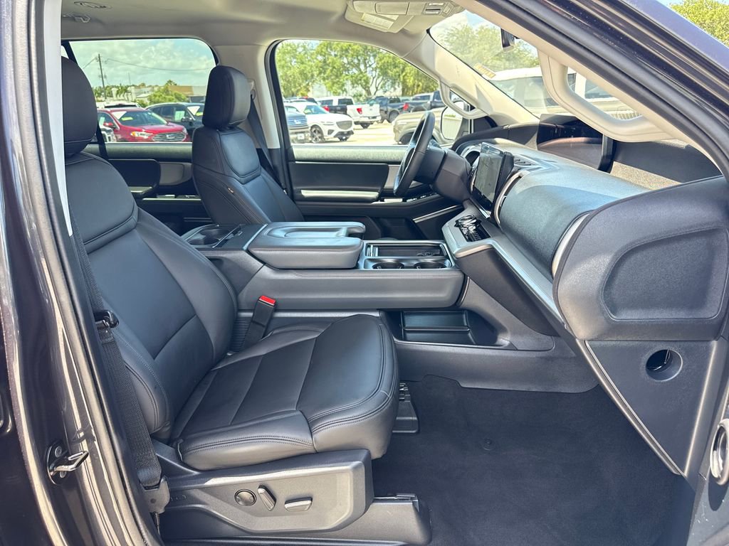 Used 2025 Ford Expedition Active RWD image 27