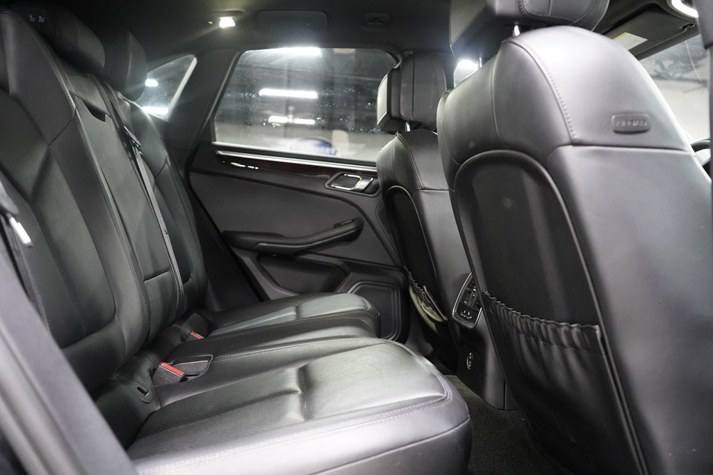 Used 2023 Porsche Macan S AWD/4WD image 19