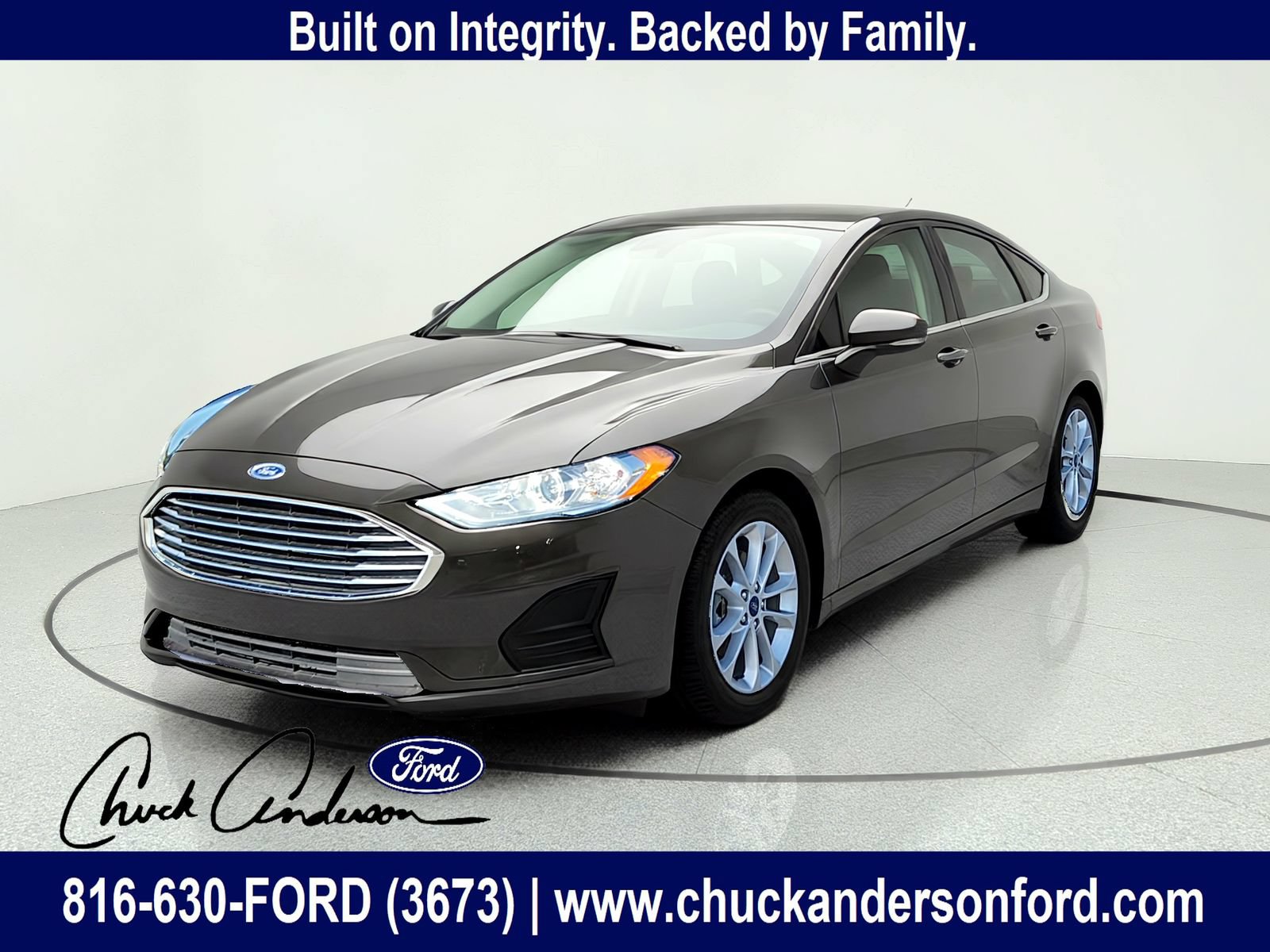 Used 2020 Ford Fusion SE FWD image 1
