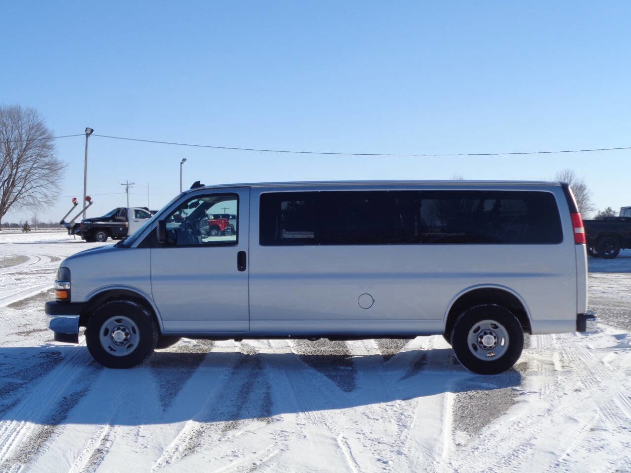 Used 2017 Chevrolet Express 3500 LT w/ LT Preferred Equipment Group image 2