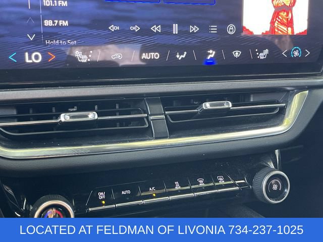 Certified 2025 Chevrolet Equinox EV LT w/ Comfort Package FWD image 17