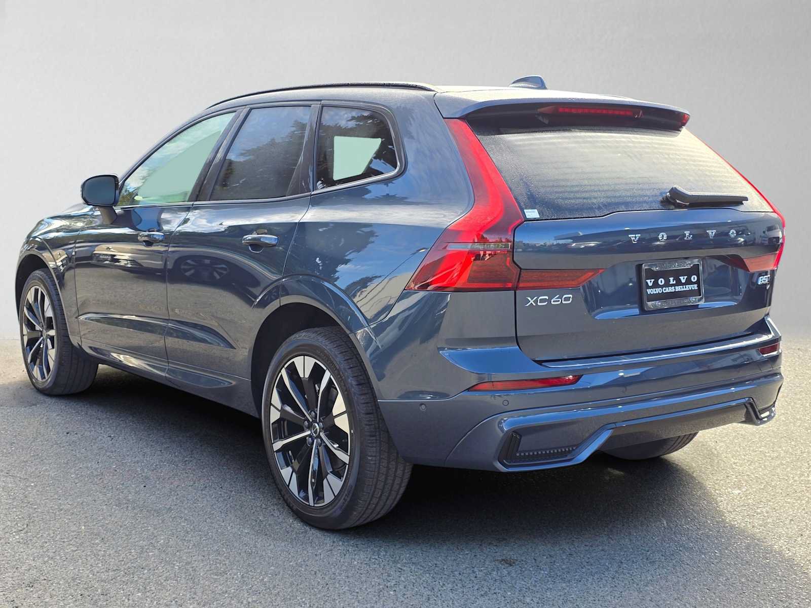 New 2027 Volvo XC60 B5 Plus AWD/4WD image 5
