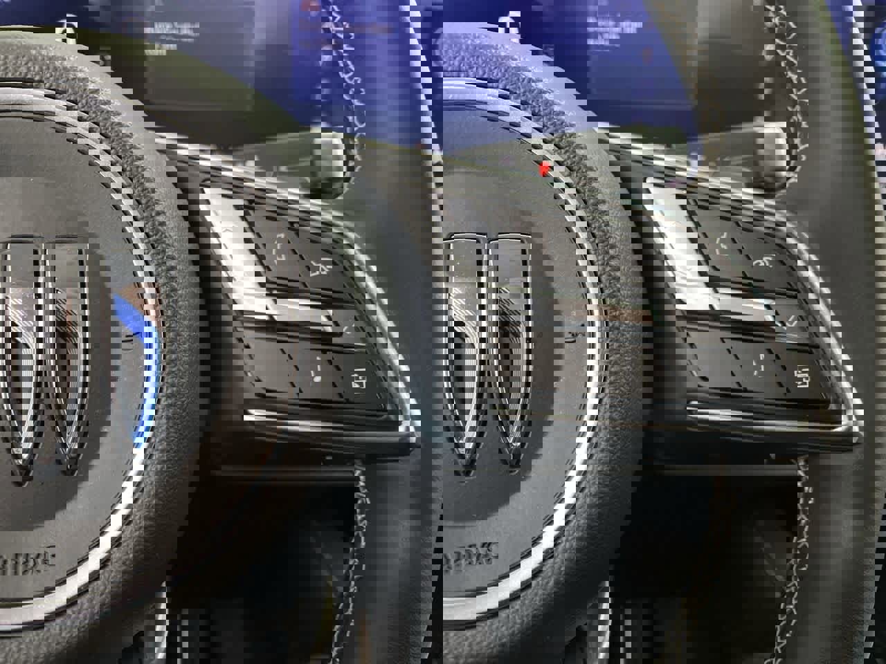 Used 2025 Buick Envision Sport Touring image 22