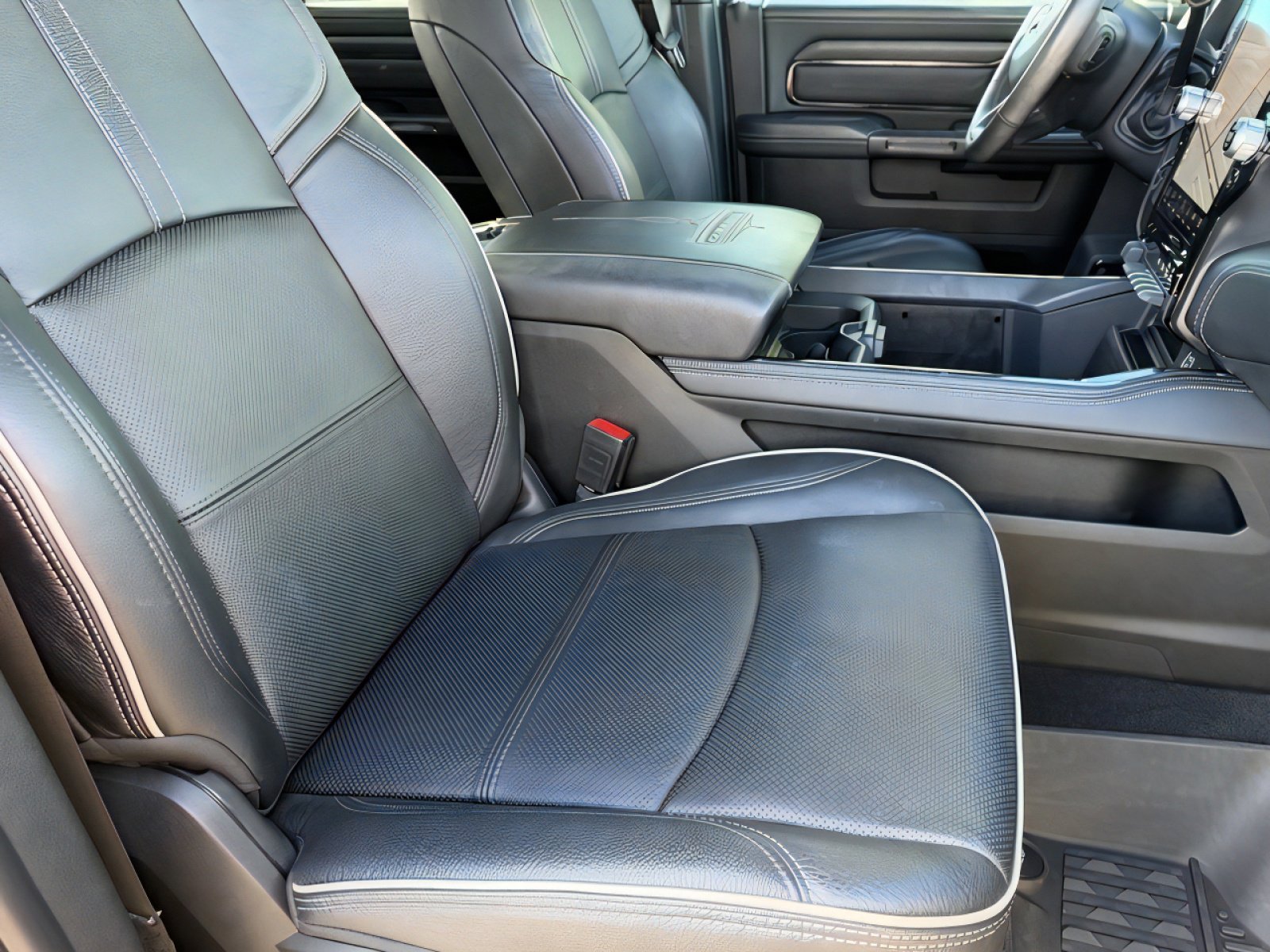 Used 2024 RAM 2500 Limited AWD/4WD image 31