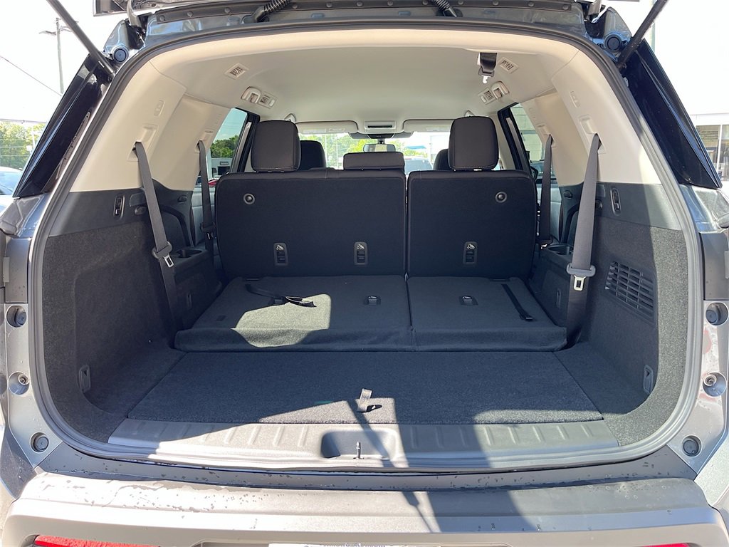 Certified 2025 Nissan Pathfinder S image 22