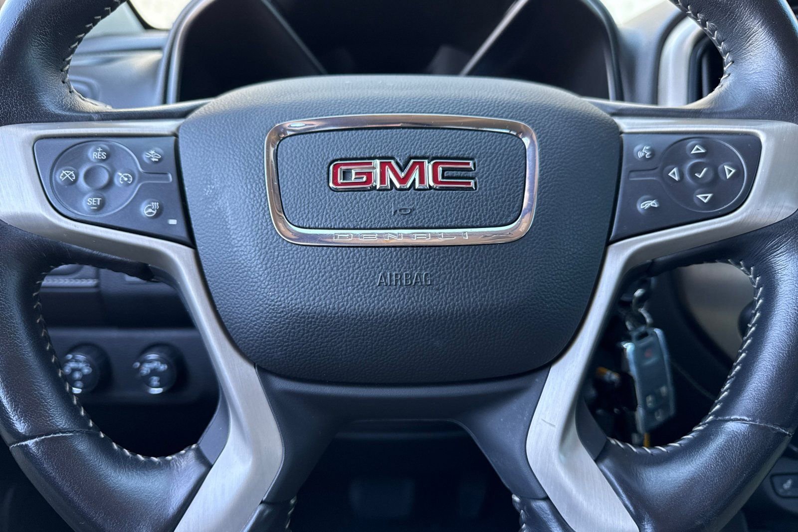 Used 2022 GMC Canyon Denali AWD/4WD image 23