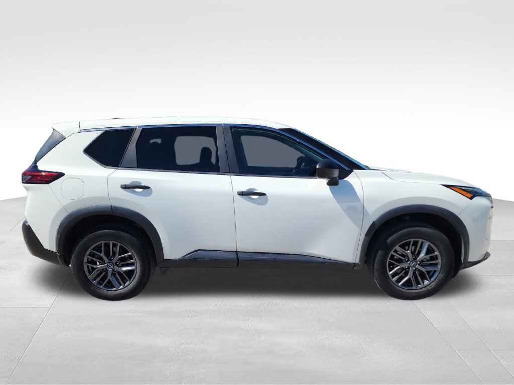 Used 2023 Nissan Rogue S FWD image 14