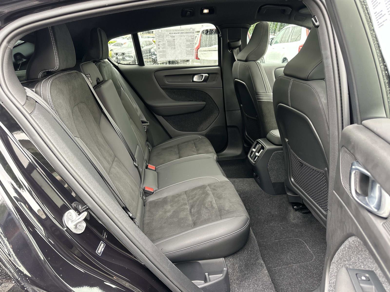 Certified 2023 Volvo C40 P8 Recharge Ultimate image 24