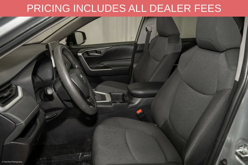 Used 2025 Toyota RAV4 XLE FWD image 10